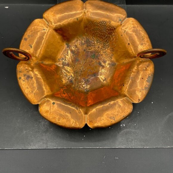 Hammered Copper Footed Bowl with Handles Stamped Flower Decor Vintage Copper - Picture 1 of 11
